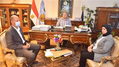 محافظ أسيوط يوجه بالعمل على تعظيم الإيرادات وتخفيض المصروفات 