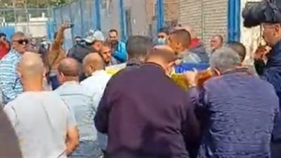 بدء تشييع جثمان أدهم السلحدار بعد وفاته في الملعب بسبب فرحته لفوز فريقه |فيديو