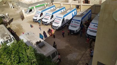 كشف وعلاج بالمجان لـ 1505 مواطنين في قافلة طبية ببني سويف 