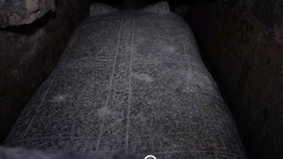 تسليم تابوت مقبرة عين شمس الأثرية لوزارة الآثار