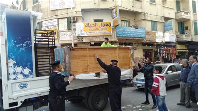 حملات مكبرة لإزالة الإشغالات بالأحياء فى الإسكندرية