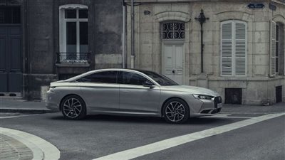 فرنسا تدعم السيارات الهجين لخفض انبعاثات ثاني أكسيد الكربون