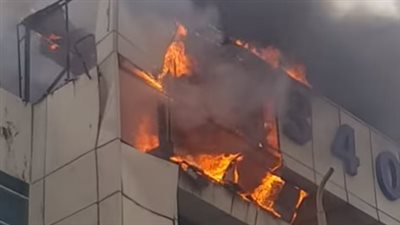 إخماد حريق نشب داخل مصنع فحم في 6 أكتوبر