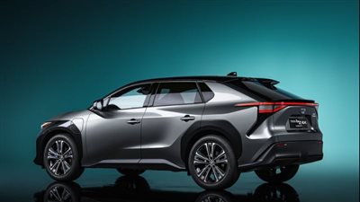 تويوتا تستعرض خطتها لخفض الانبعاثات بنسبة 100%