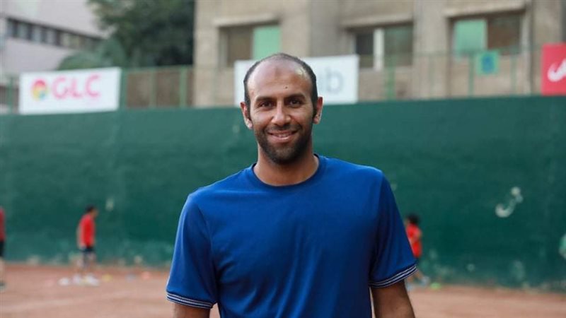 مدرب تنس أرضى بالأهلى