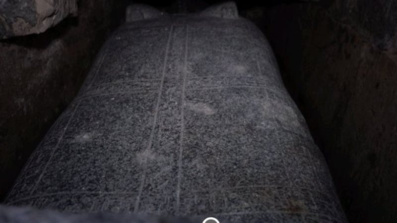 تابوت مقبرة عين شمس