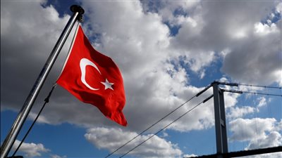 السلطات التركية تعتقل 102 شخص من 