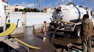 قبل وصول نوة قاسم.. الأجهزة التنفيذية بالإسكندرية تدفع بمعداتها للنقاط الساخنة 