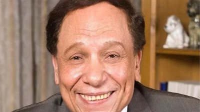 الظهور الأول لعادل إمام بعد شائعة إصابته بكورونا 