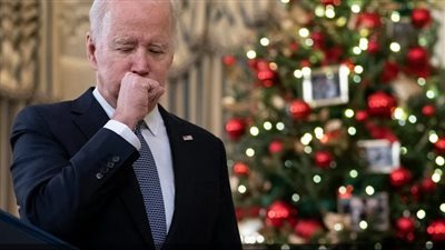 صحة بايدن تثير القلق.. فيديو لـ