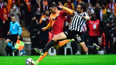 شوط أول سلبي بين جالاتا سراي وأضنة سبور بمشاركة مصطفى محمد