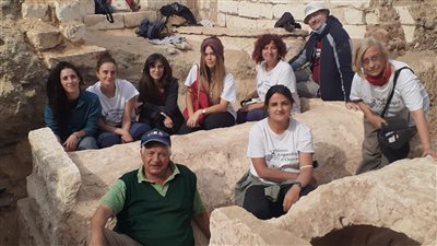 اكتشاف مقبرتين أثريتين في البهنسا بالمنيا