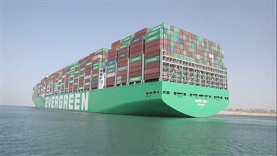 قناة السويس تشهد العبور الأول لسفينتي الحاويات EVER AIM والركاب COSTA FIRENZE