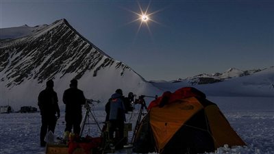 ظاهرة فلكية نادرة..القطب الجنوبي يغرق في الظلام الدامس