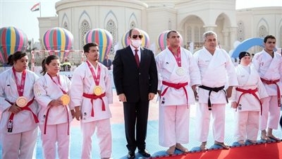بسام راضي: الرئيس يشاهد فعاليات ممارسة الرياضات المختلفة من قبل أبطال الاتحاد المصري لأصحاب القدرات الخاصة.. يتفقد أجنحة معرض المنتجات الحرفية لذوي الهمم.. يلتقي أعضاء أوركسترا النور والأمل