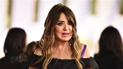 مادلين طبر وهدى الإتربي أول حضور ريد كاربت ختام القاهرة السينمائي | فيديو