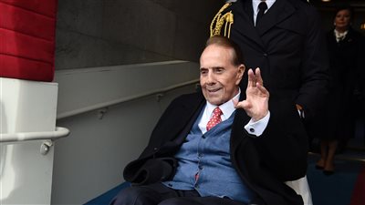 بايدن يعلن الحداد أربعة أيام على وفاة السيناتور السابق بوب دول