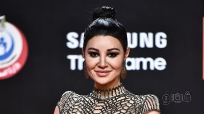 بفساتين صيفية.. فنانات يتحدين برد ديسمبر من أجل إطلالات جذابة | صور