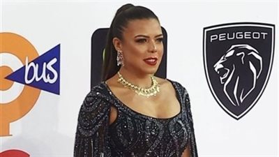 فنانات تألقن باللون الأسود في ختام مهرجان القاهرة السينمائي | صور 