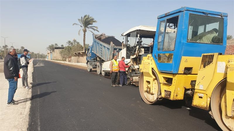 أعمال رصف طريق ترعة