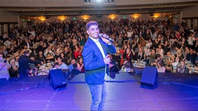 محمد عساف يشارك جمهوره بصور من حفله الأخير في سان فرانسيسكو