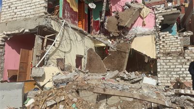 انهيار جزئي بالطابق الثالث بأحد المنازل بسوهاج 