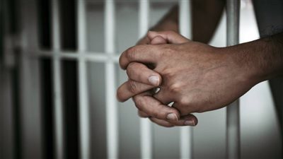 اليوم.. الحكم على عاطل قتل جاره وطفلته بطريقة بشعة وأشعل النار بجسدهما في حلوان