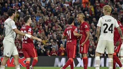 ليفربول يعلن إصابة ثلاثة نجوم بفيروس كورونا