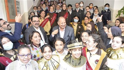 محافظ أسيوط يكرم أوائل مسابقة من كل بيت في مصر