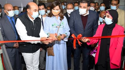 وزيرة الهجرة ومحافظ أسوان يفتتحان غرفة مرضى القدم السكري بمستشفى أسوان