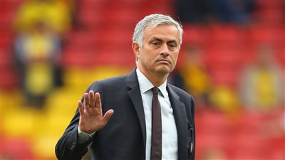 روما يحسم موقفه من إقالة مورينيو بعد تراجع النتائج