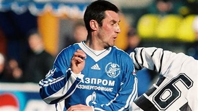 من لاعب كرة قدم إلى عتال.. حكاية أوكراني دمره لعب القمار