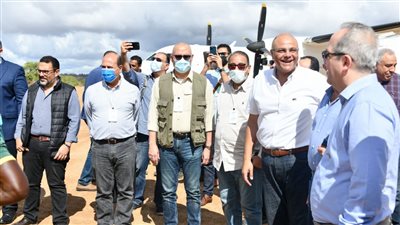 وزير الإسكان: السيسي يتابع مشروع سد 