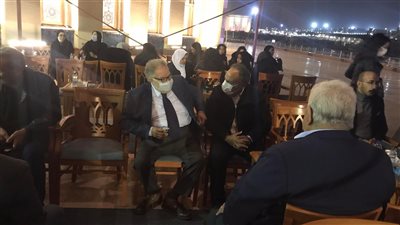 يحيي الفخراني أول حضور عزاء شقيق مجدي الهواري|فيديو وصور