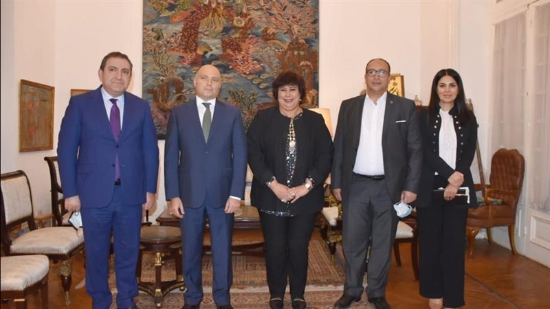 لقاء وزيرة الثقافة