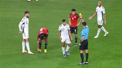الكشف عن طاقم تحكيم مباراة مصر والجزائر الودية