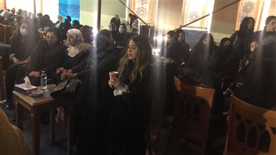 مادلين طبر تقدم واجب العزاء في شقيق مجدي الهواري