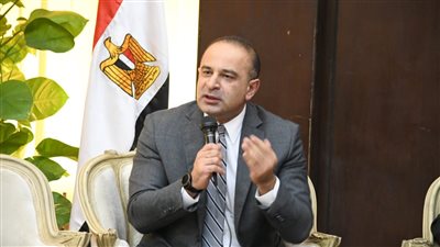 محافظ الفيوم ونائب وزيرة التخطيط يناقشان تقرير مؤشرات التنمية المستدامة