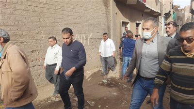 نائب محافظ أسيوط يتفقد مشروعات قرية الزرابي