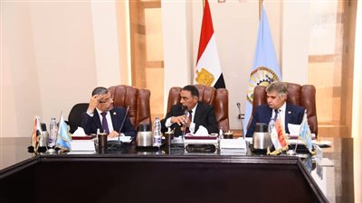 غضب وفد البرلمان بمطروح لعدم حضور ممثلي المجتمعات العمرانية والقابضة للمياه