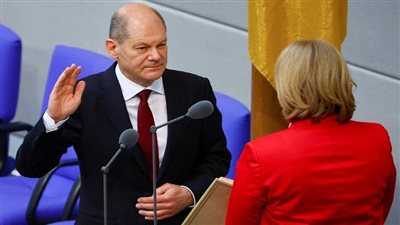 رجل آلي ونسخة متطورة من ميركل.. من هو أولاف شولتس الزعيم الجديد لألمانيا؟