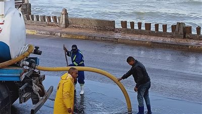 صرف الإسكندرية: شفط تراكمات مياه الأمطار من الشوارع 