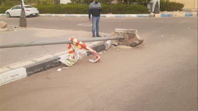 بسبب الطقس السيء.. 7 بلاغات بسقوط وميل أعمدة إنارة بالإسماعيلية | صور