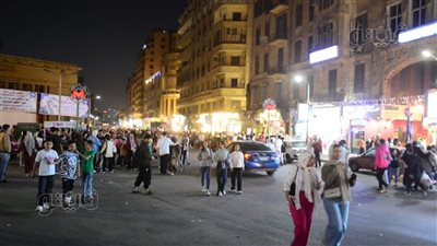 زحام بشوارع وسط البلد مساء ثاني أيام عيد الفطر المبارك (فيديو وصور) 