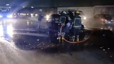 اشتعال النيران بشكل مفاجئ في سيارة ملاكي بوادي حوف (صور)