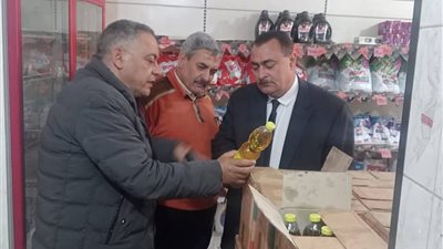 محافظ دمياط يتابع حملات الرقابة على الأسواق والمخابز خلال أيام عيد الفطر 