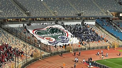 رغم الخسارة، لاعبو الهلال يحتفلون مع جماهيرهم بعد مباراة الأهلي (فيديو)