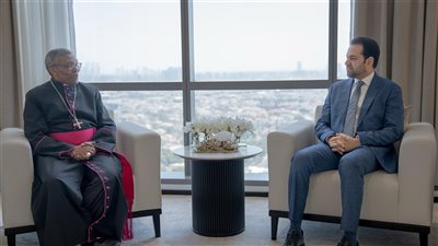 مجلس حكماء المسلمين ووفد كنائس جنوب إفريقيا يؤكدان أهمية دور الأديان في تعزيز السلام 