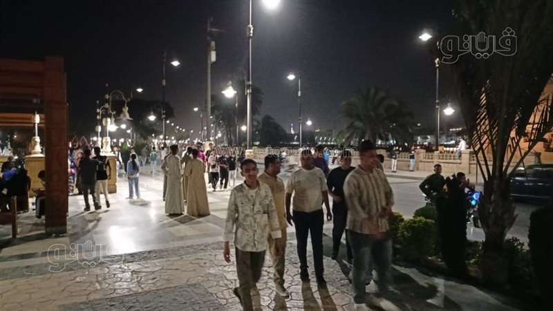 أثناء الاحتفال، فيتو
