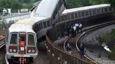 خروج عربتي قطار عن مسارهما وإخلاء 61 شخصا فى التشيك